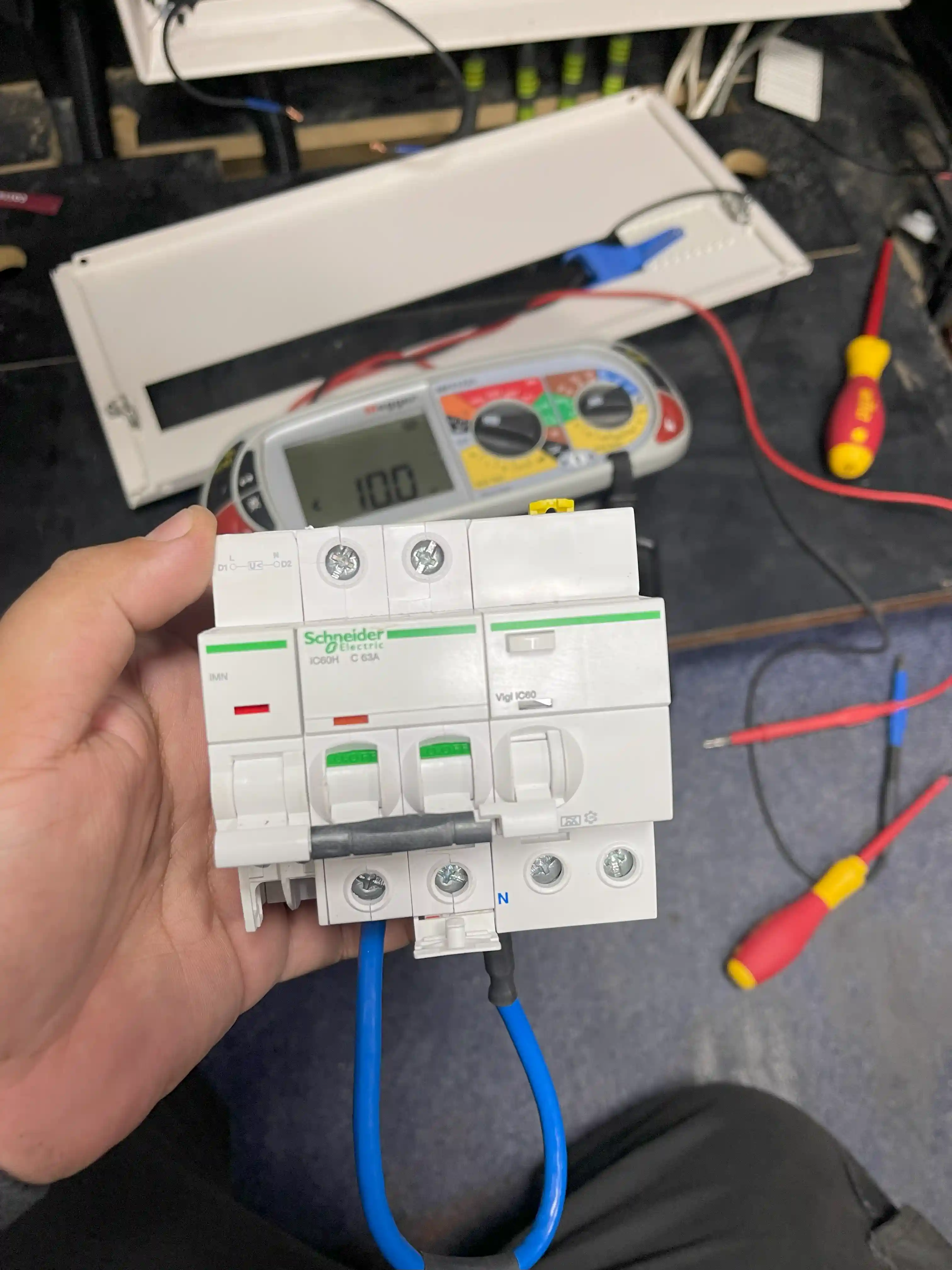 24 Hours Emergency Electrician near Hassocks